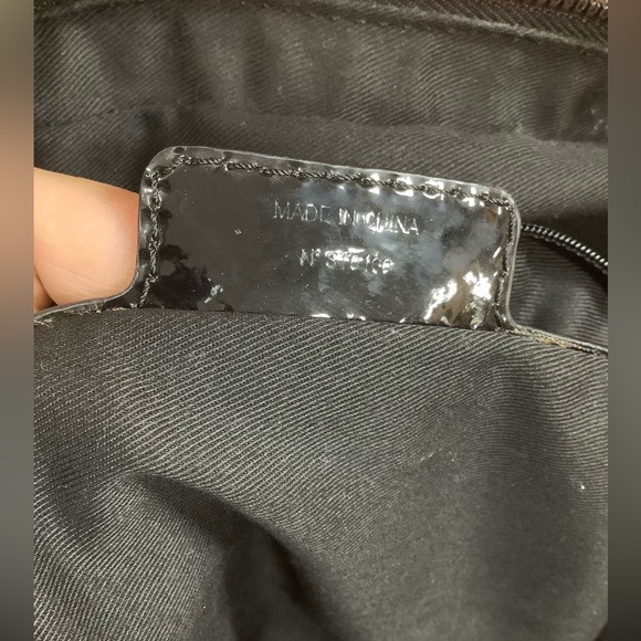 Givenchy Medium Nightingale Fur and Patent Bag - Picture 15 of 16